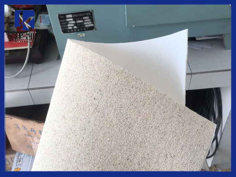 非瀝青基防水卷材鋪設(shè)有哪些技巧